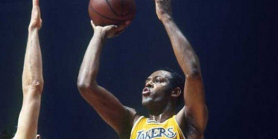Mengenal Elgin Baylor, Legenda Lakers yang Berpulang thumbnail